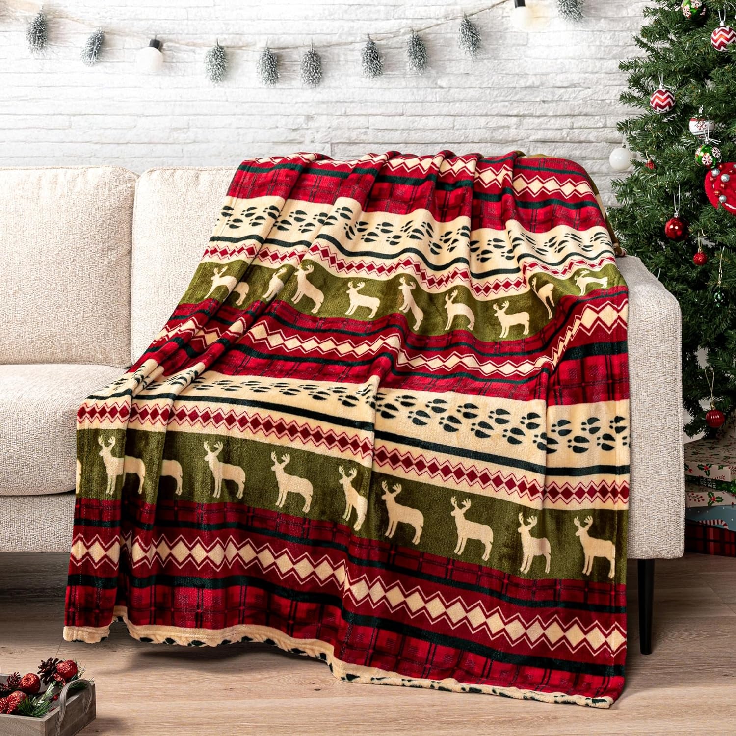 Christmas Throw Blanket | Red Christmas Holiday Fleece Blanket | Soft, Plush, Warm Winter Cabin Throw, 50X60 (Red Christmas)